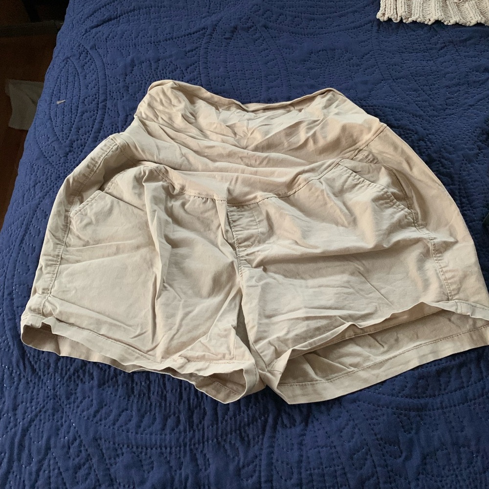 Old Navy Women's Tan Cargo Shorts
